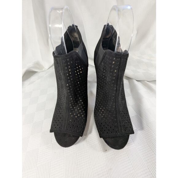 MADDEN GIRL! BLACK VEGAN SUEDE LEATHER PERFORATED DETAIL STILETTO HEELS! SZ 7.5M - Picture 4 of 10